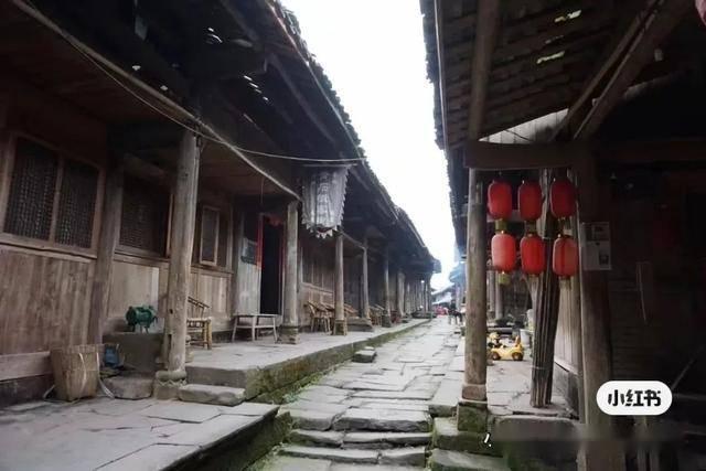朱元璋在寡妇家避难,临走时女子担心有孕,朱元璋的做法很厉害